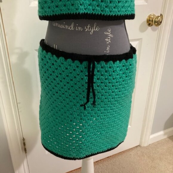 Handmade Crochet Set Skirt & Top & Hat - Picture 3 of 6